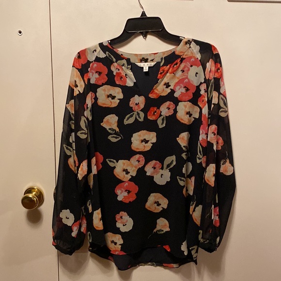 CAbi #971 Poppy blouse, medium - Picture 4 of 7